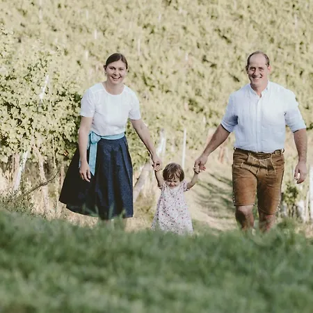 Privatunterkunft Weingut - Gästezimmer Resch Ludwig Vlg. Powoden