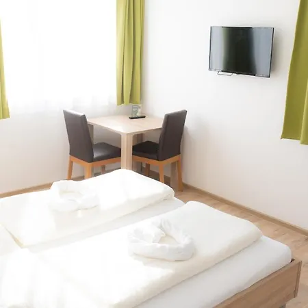 Weingut - Gästezimmer Resch Ludwig Vlg. Powoden Privatunterkunft *