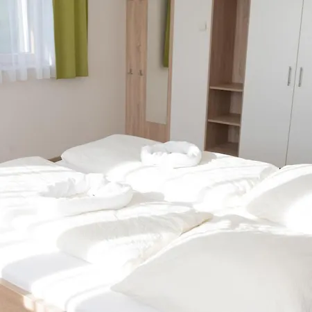 Privatunterkunft Weingut - Gästezimmer Resch Ludwig Vlg. Powoden