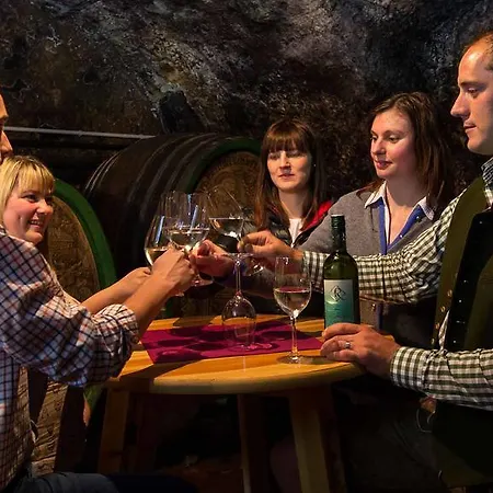 Weingut - Gästezimmer Resch Ludwig Vlg. Powoden