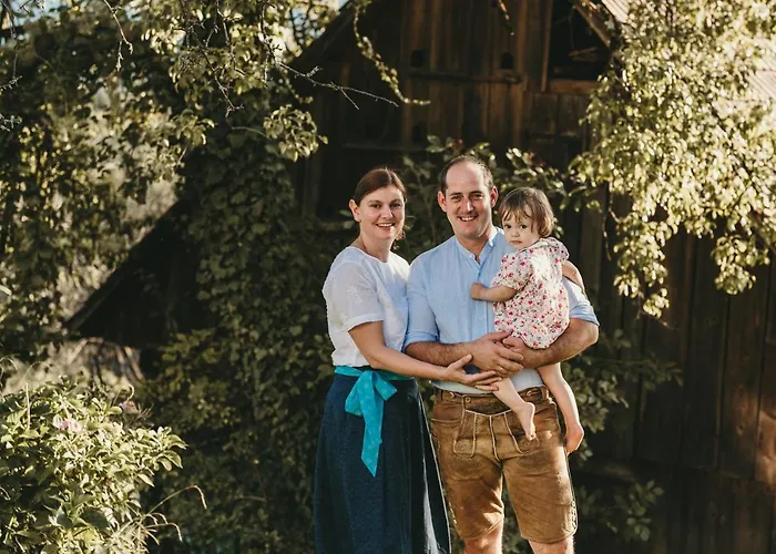 Weingut - Gaestezimmer Resch Ludwig Vlg. Powoden *