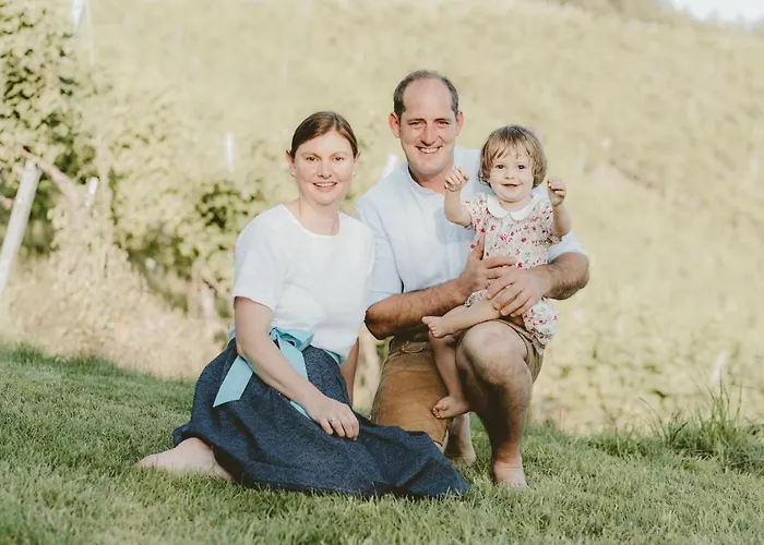 Weingut - Gaestezimmer Resch Ludwig Vlg. Powoden *