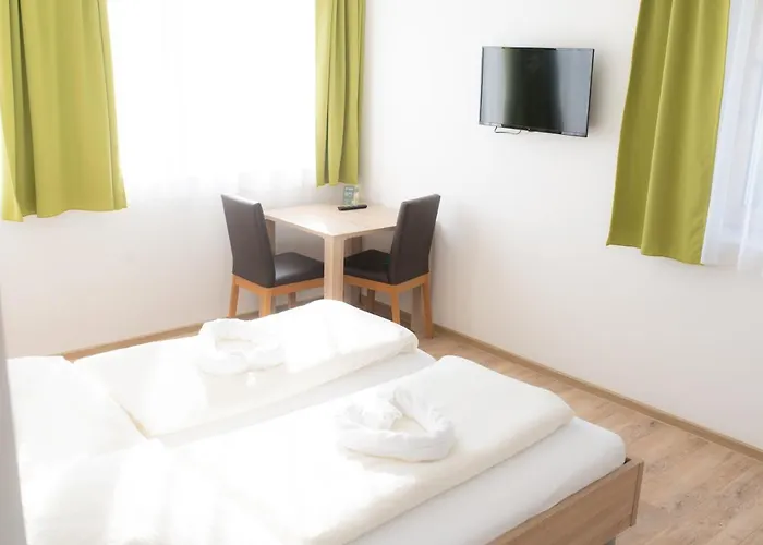 Weingut - Gaestezimmer Resch Ludwig Vlg. Powoden Rum i privatbostad *