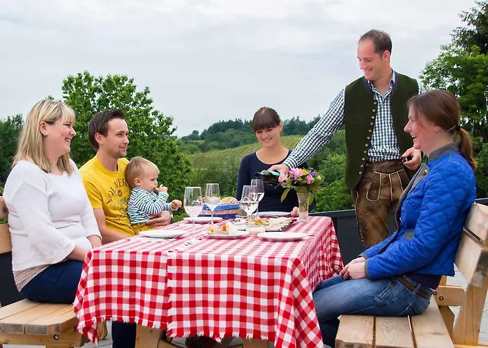 Weingut - Gaestezimmer Resch Ludwig Vlg. Powoden * Leutschach