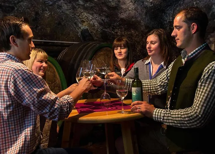 Weingut - Gaestezimmer Resch Ludwig Vlg. Powoden